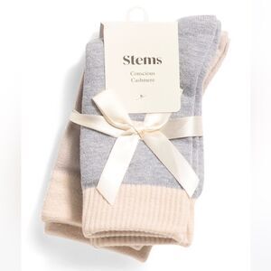 Stems 2 pk Grey Ivory Cashmere Wool Blend Stretch Knit Socks